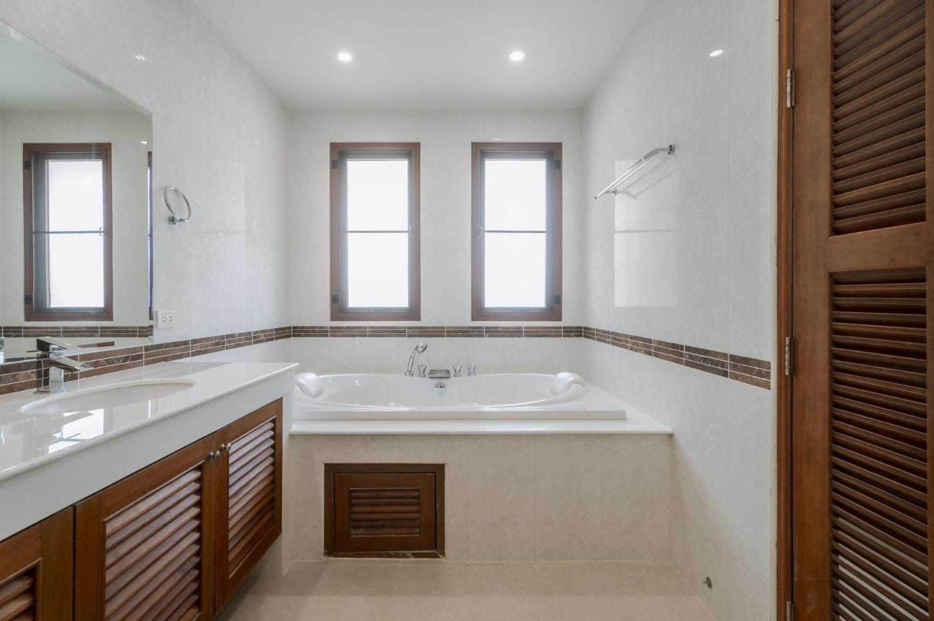 Luxury 3br Villa, Private Pool, Gym & Jacuzzi